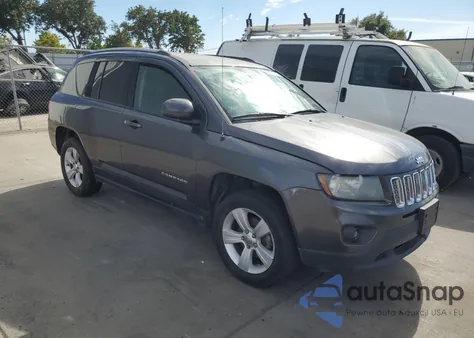 2016 Jeep Compass Latitude z USA, uszkodzony, nr VIN 1C4NJDEB7GD637930